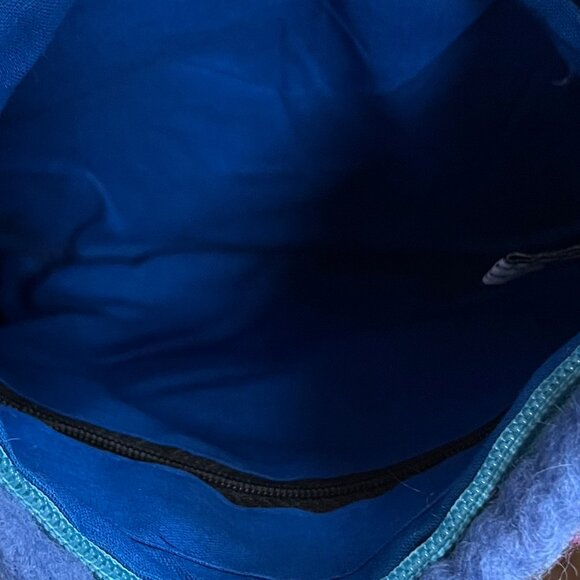 Wool Crossbody Bag - Felted wool bag from Nepal - Picture 7 of 13